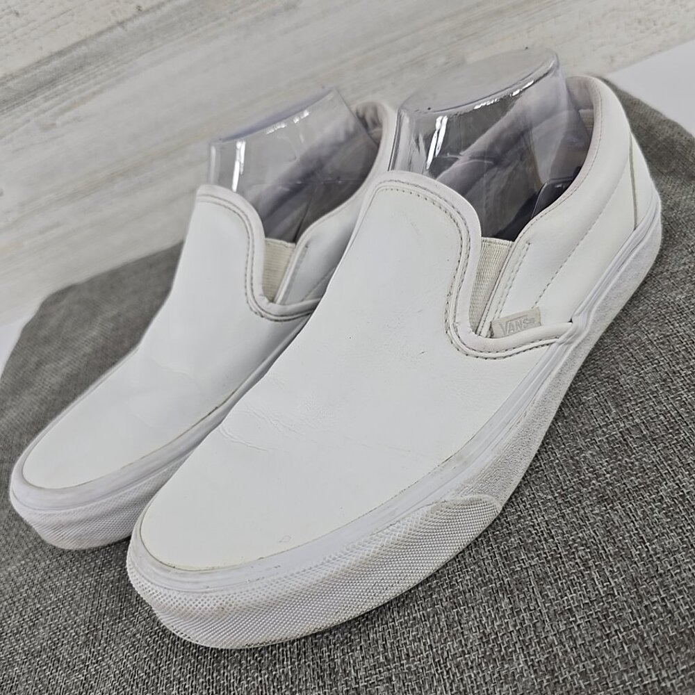 VANS CLASSIC SLIP-ON WHITE LEATHER SHOES MEN'S US SIZE 8 WOMEN'S US SIZE 9.5....